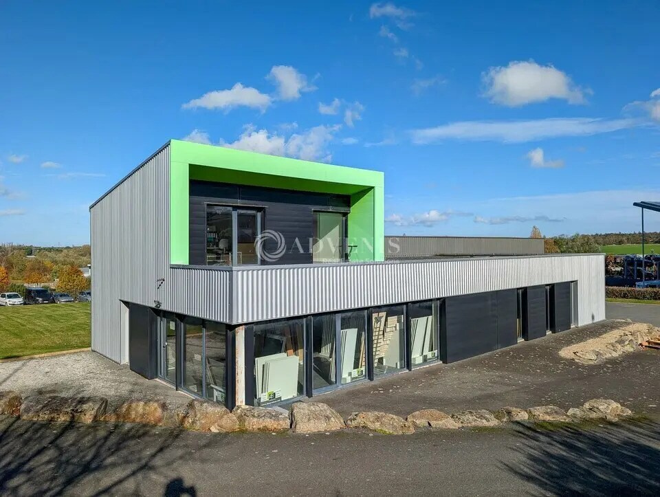Flex in Saint-Malo for lease Primary Photo- Image 1 of 10