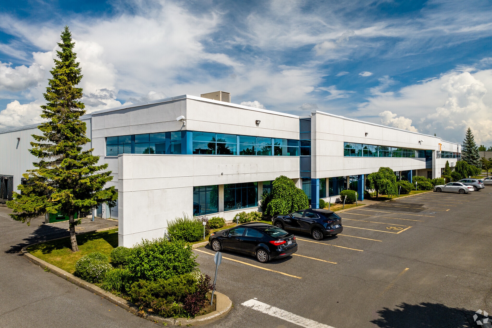 4105 Boul Matte, Brossard, QC for sale Primary Photo- Image 1 of 1