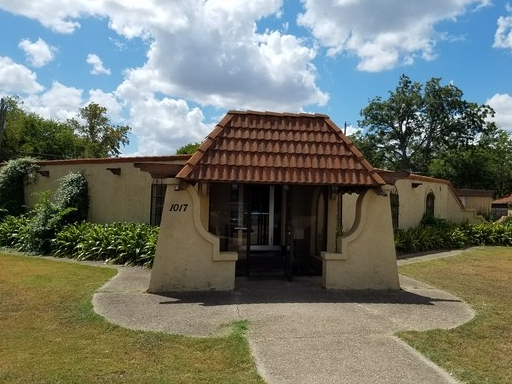 1017 E Kingsbury St, Seguin, TX à louer - Photo principale - Image 1 de 15