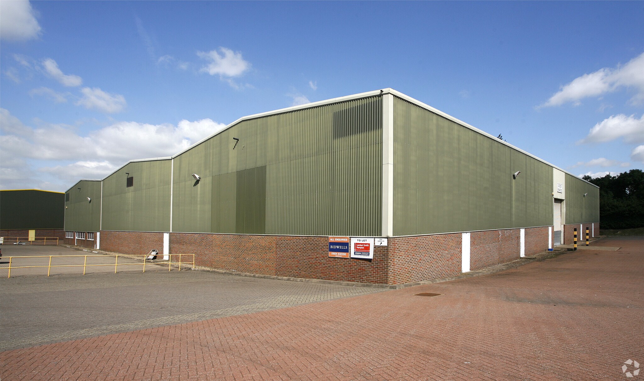 Sopwith Way, Daventry à louer Photo principale- Image 1 de 3