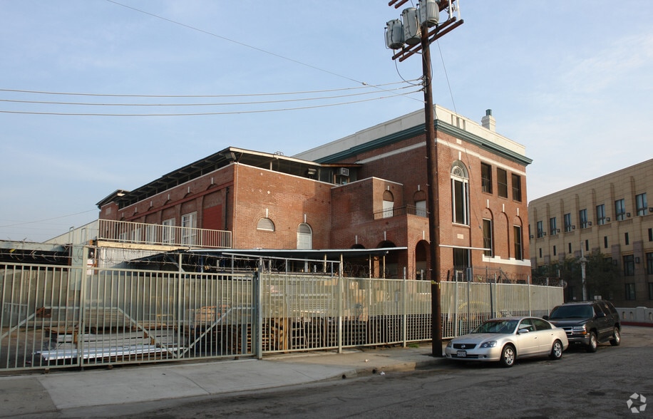 900 Avila St, Los Angeles, CA for lease - Building Photo - Image 3 of 11