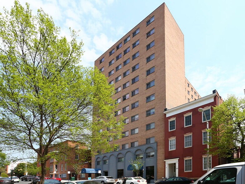611 Park Ave, Baltimore, MD à louer - Photo du bâtiment - Image 2 de 8