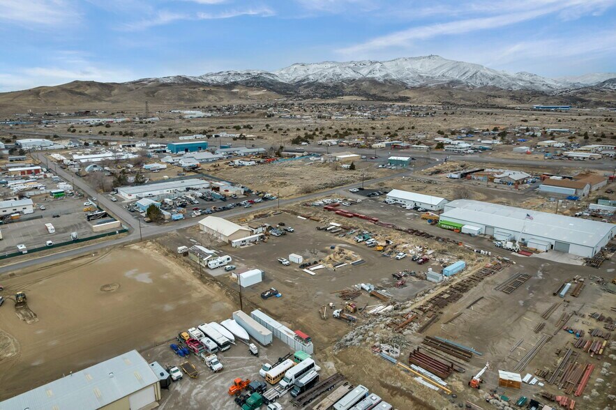 18 Kit Kat Dr, Mound House, NV à vendre - Photo du bâtiment - Image 2 de 4