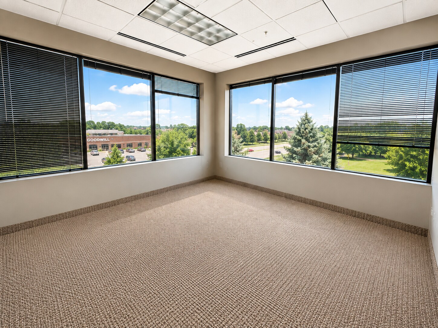 13601 80th Cir N, Maple Grove, MN à louer Photo intérieure- Image 1 de 8