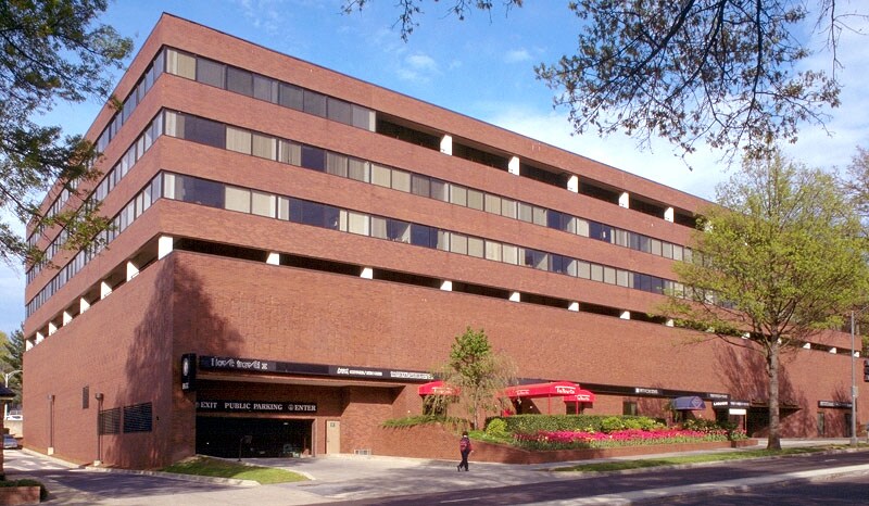 4801 Massachusetts Ave NW, Washington, DC à louer Photo principale- Image 1 de 2