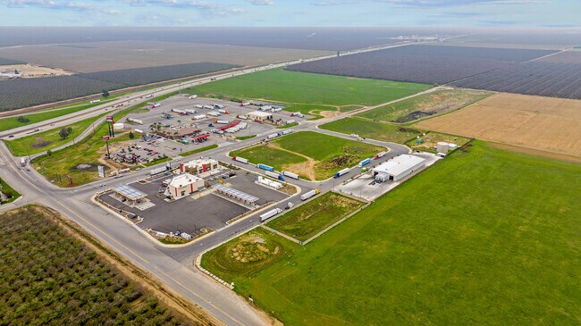 More details for 17083 Riviera St, Bakersfield, CA - Retail for Sale