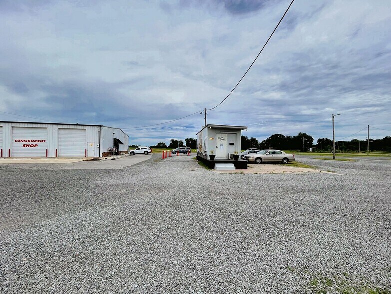 120 W Peak Blvd, Muskogee, OK à vendre - Photo du bâtiment - Image 2 de 79