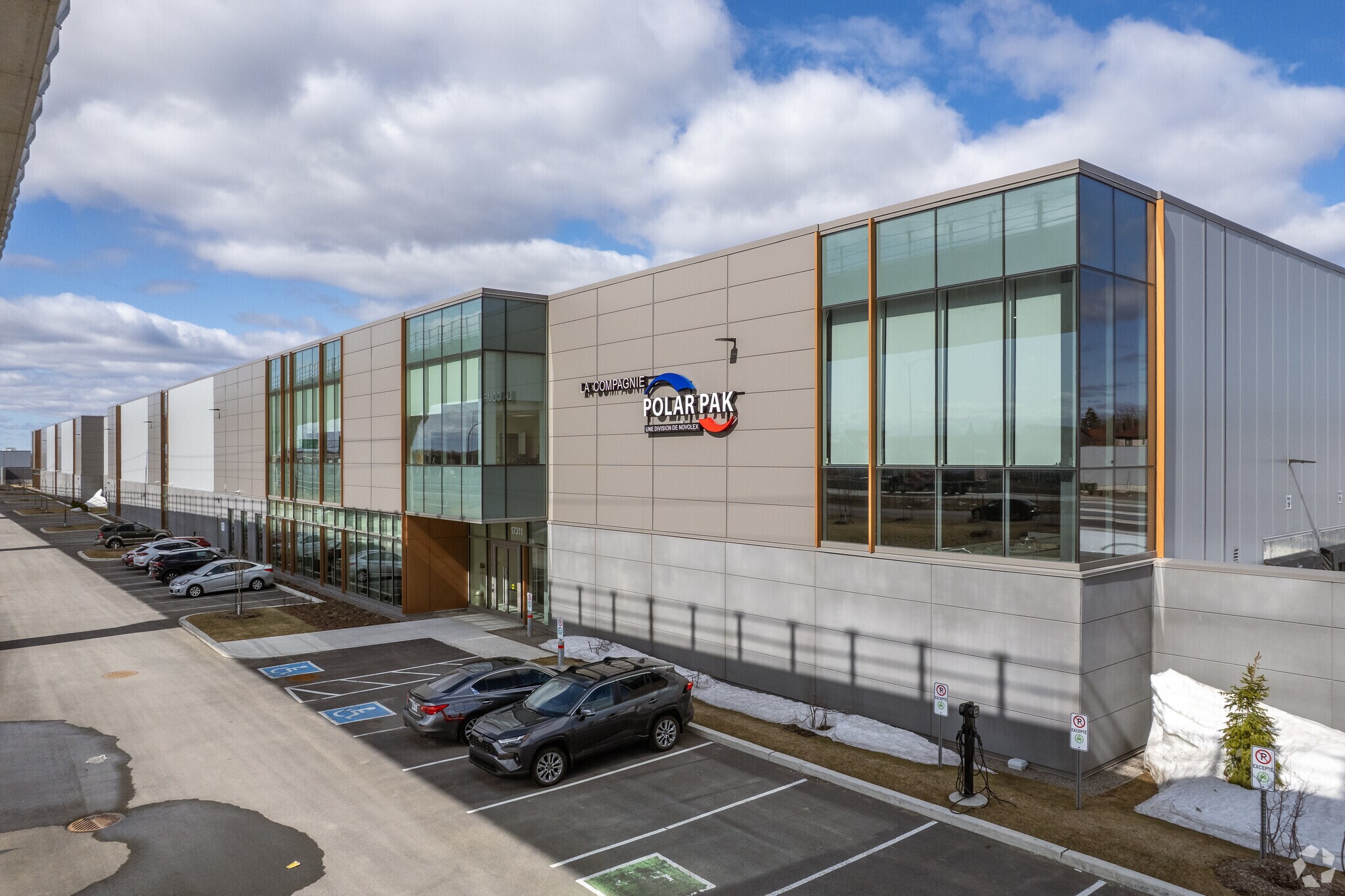 Aut Transcanada, Kirkland, QC for lease Building Photo- Image 1 of 21