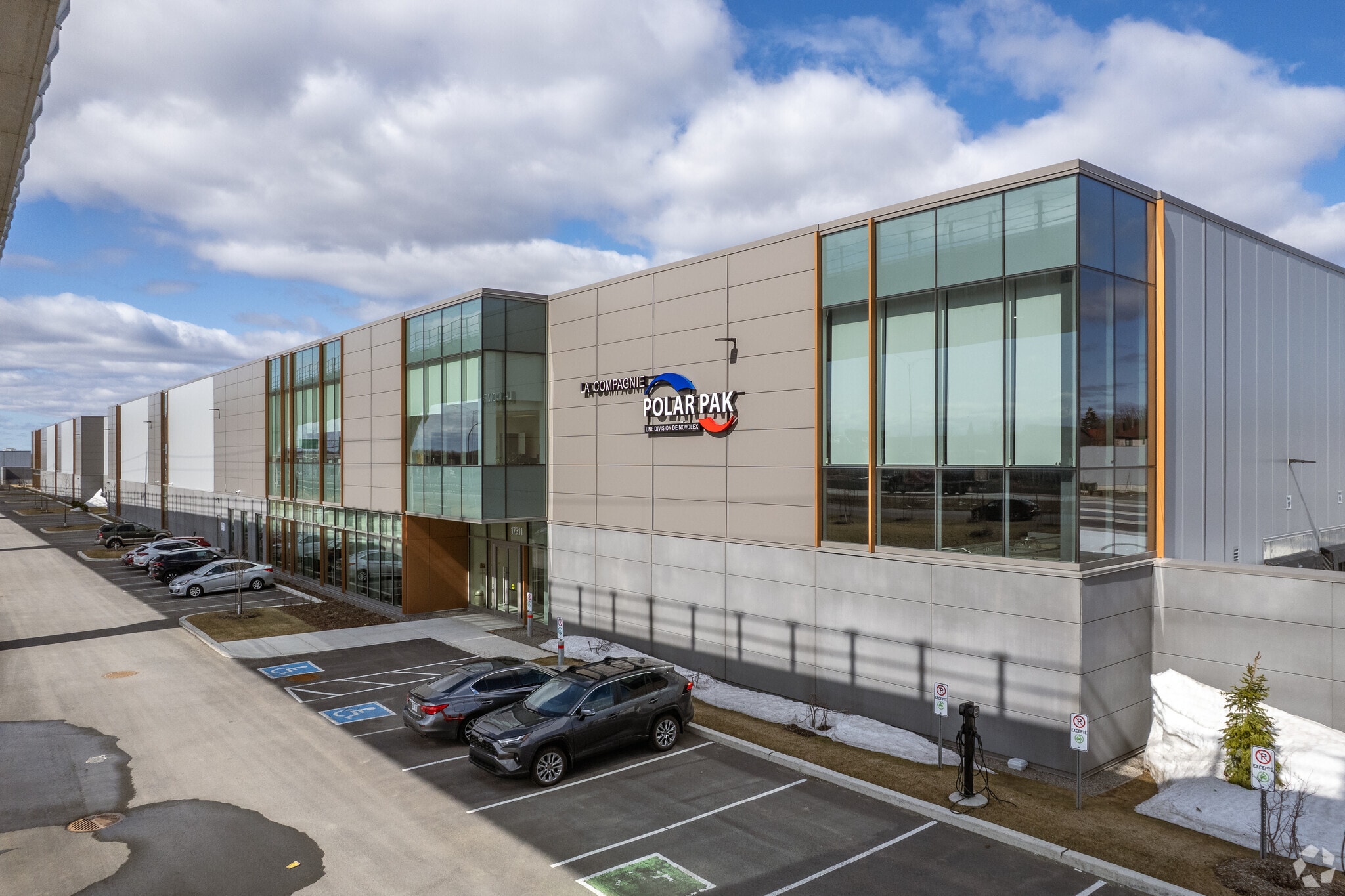 Aut Transcanada, Kirkland, QC for lease Primary Photo- Image 1 of 21