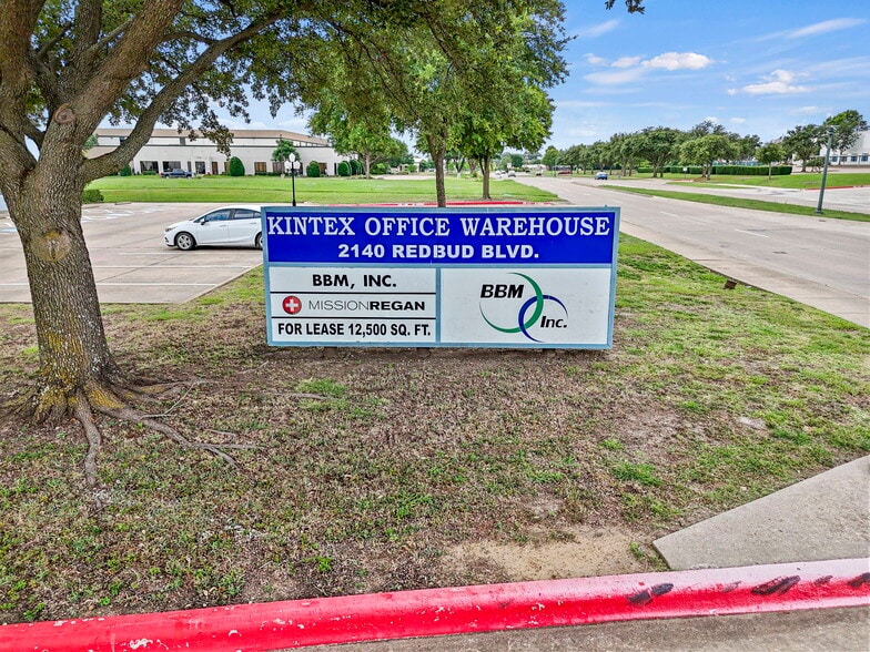 2140 N Redbud Blvd, McKinney, TX à louer - Photo du bâtiment - Image 3 de 13