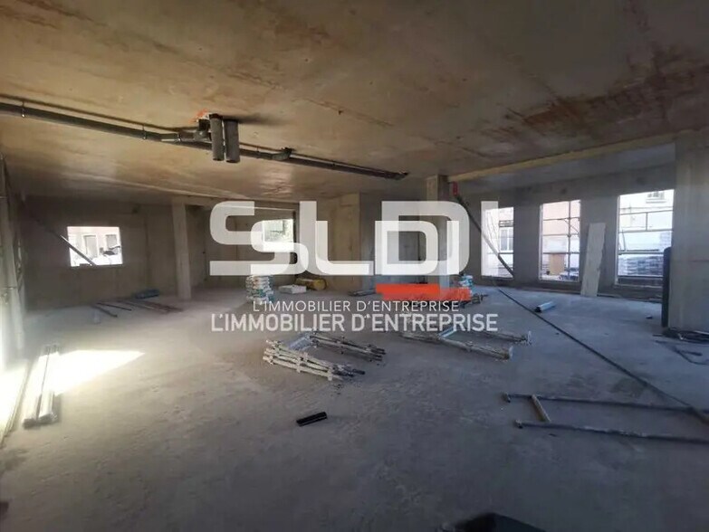 Office in Pont-de-Chéruy for lease - Construction Photo - Image 2 of 6