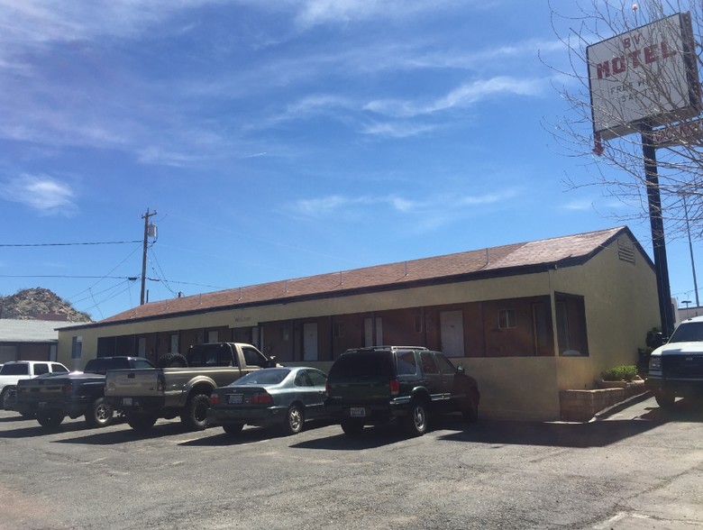 115 W Gaviland St, Searchlight, NV for sale - Building Photo - Image 1 of 26