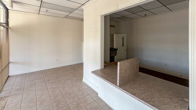 137-205 E Lincoln Trail Blvd, Radcliff, KY for lease Interior Photo- Image 1 of 4