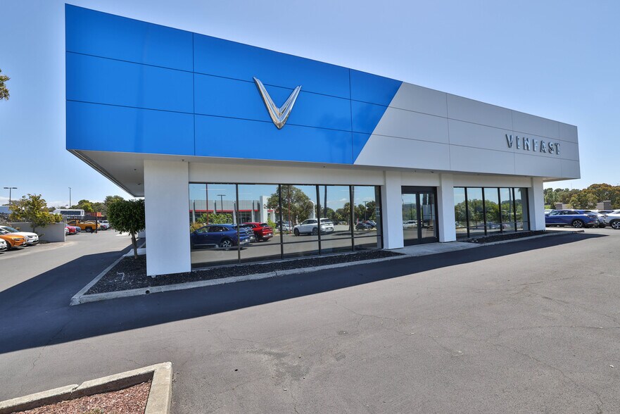 3230 Auto Plz, Richmond, CA à louer - Photo du bâtiment - Image 2 de 29