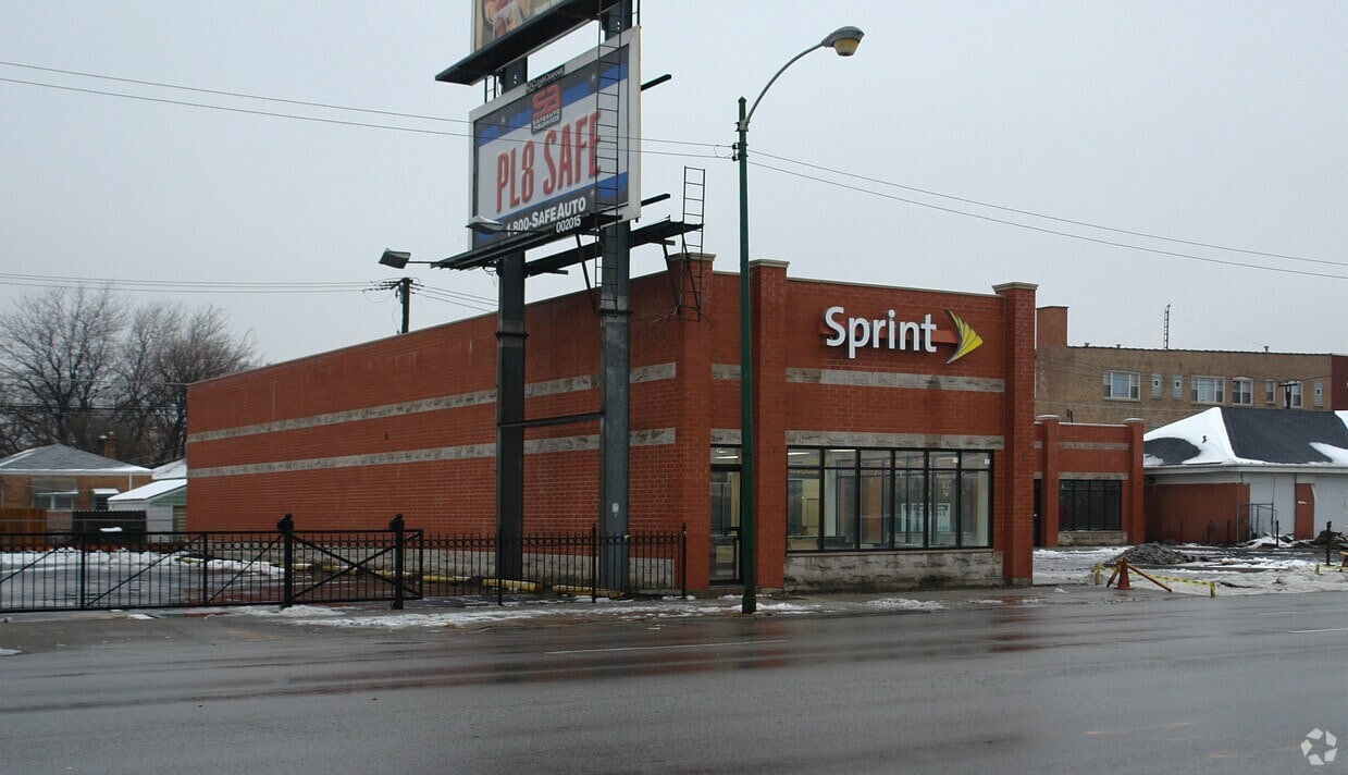 79th & Western, Chicago, IL for lease Interior Photo- Image 1 of 2