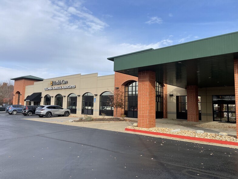 3220 Bluff Creek Dr, Columbia, MO à louer - Photo du bâtiment - Image 2 de 9