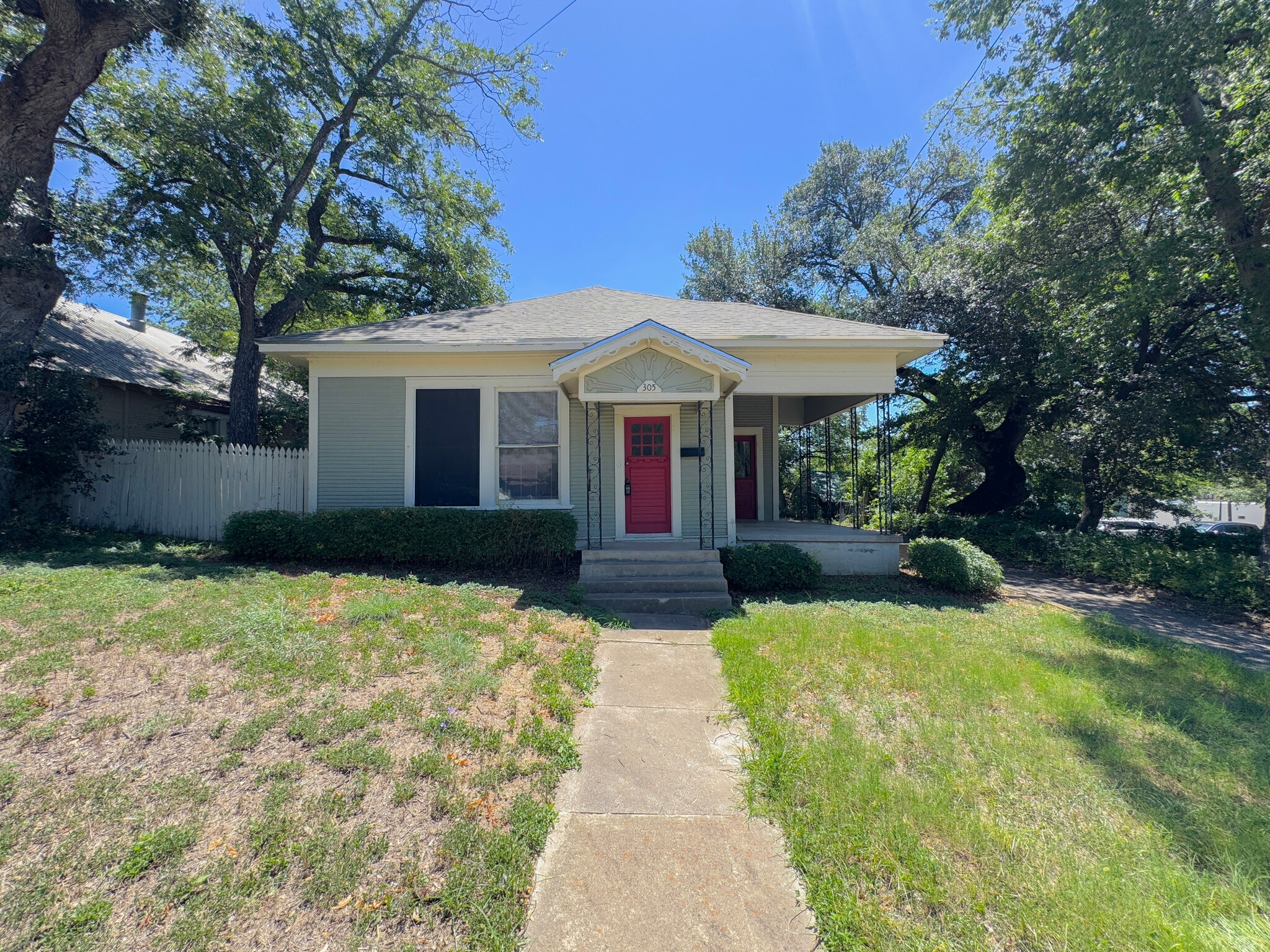305 N Pearl St, Belton, TX for lease Primary Photo- Image 1 of 2