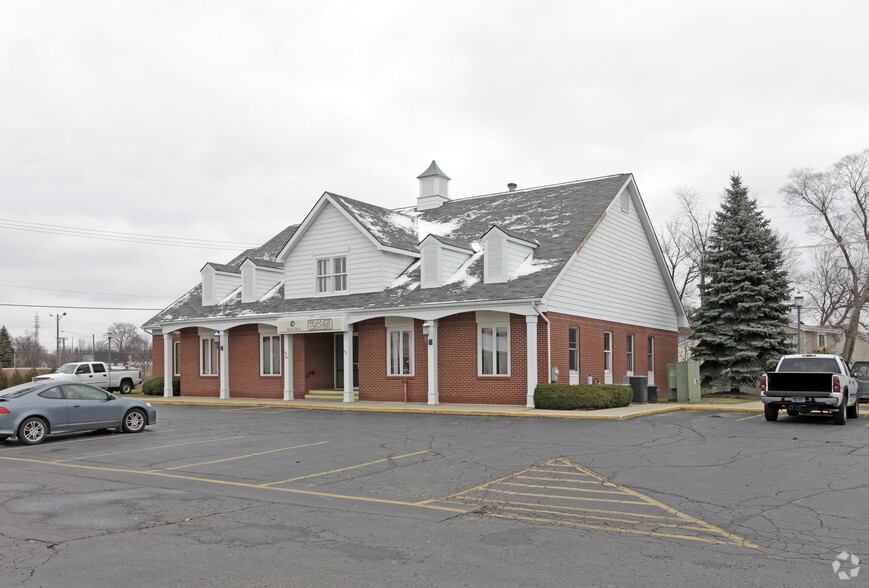 14 Stanton St, Oxford, MI for sale - Building Photo - Image 2 of 3