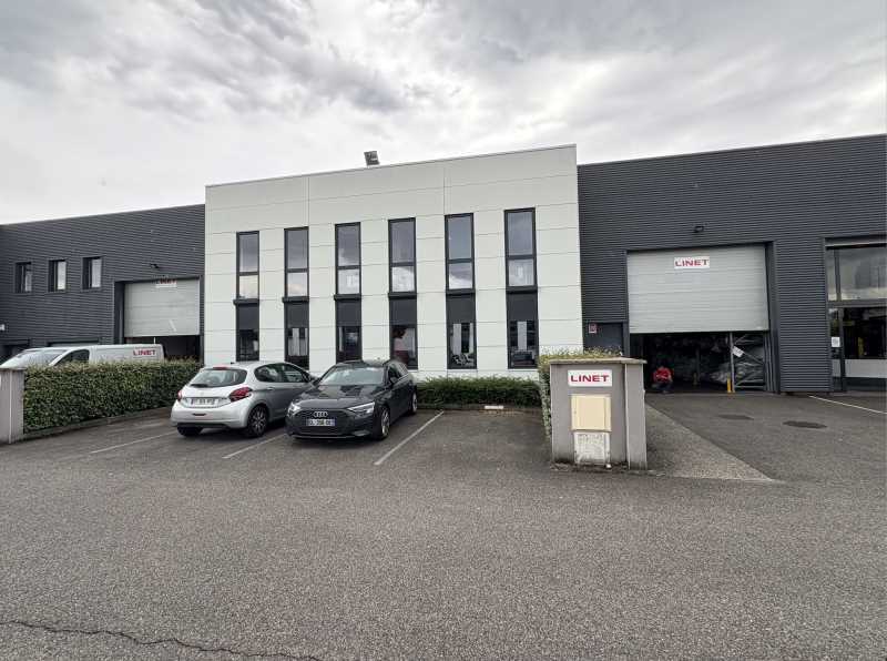 Local d'activités dans Vénissieux à vendre Photo du bâtiment- Image 1 de 8