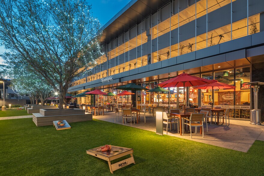 9655 Katy Fwy, Houston, TX à vendre - Photo du bâtiment - Image 2 de 7