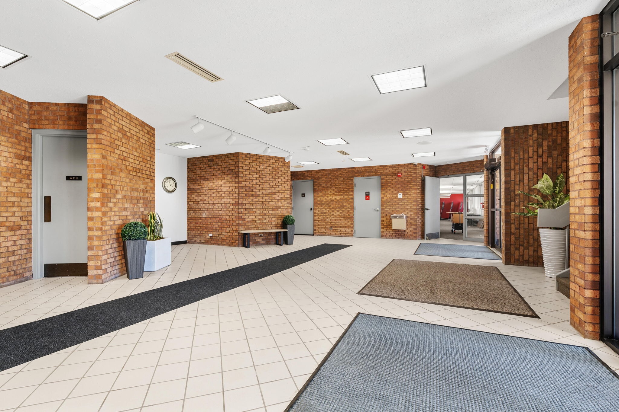 115 Clover St, Holland, MI for lease Interior Photo- Image 1 of 8