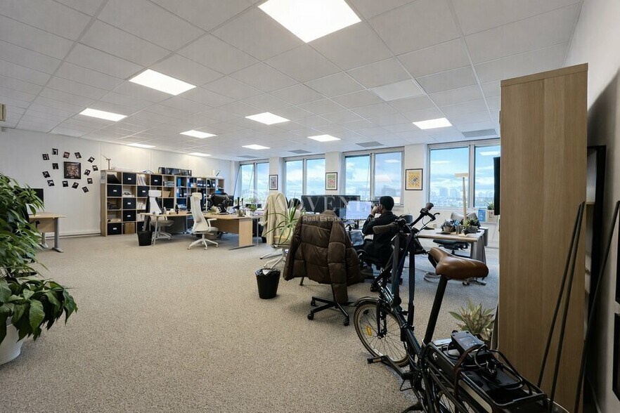 4 Avenue Laurent Cély, Asnières-sur-Seine for lease - Interior Photo - Image 3 of 8