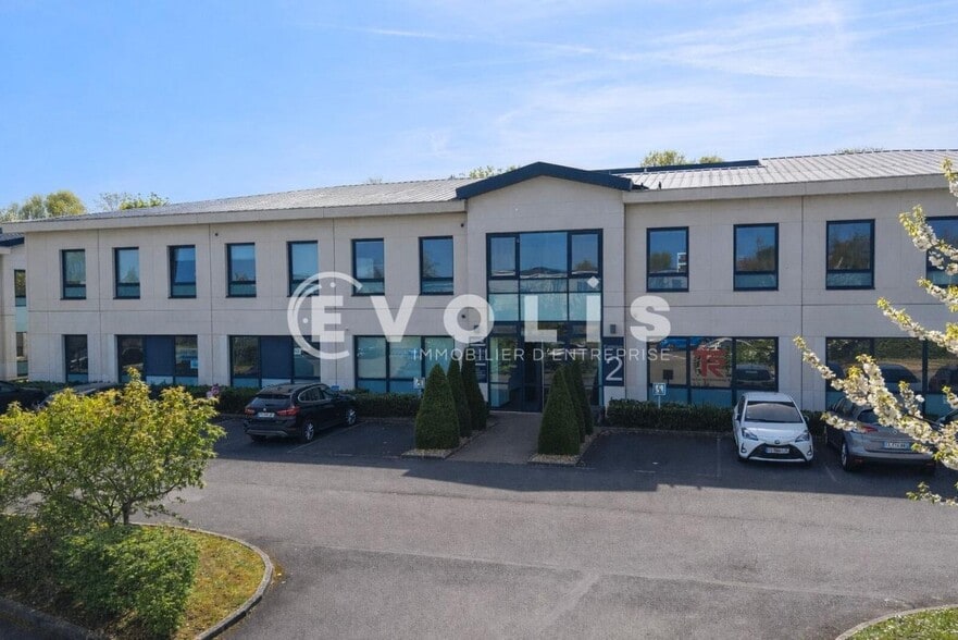 Office in Serris for lease - Building Photo - Image 1 of 10