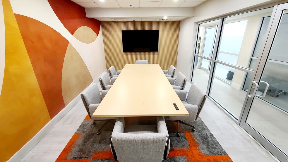 2100 Coral Way, Miami, FL for lease - Interior Photo - Image 3 of 15