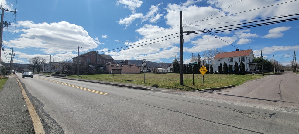160 S Market St, Elysburg, PA à louer - Photo du bâtiment - Image 2 de 5
