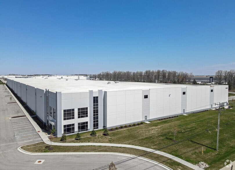 9400 Bradford Rd, Plainfield, IN à louer - Photo du bâtiment - Image 3 de 3