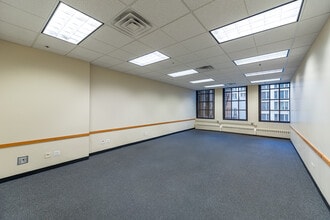 17 N State St, Chicago, IL for lease Interior Photo- Image 1 of 3