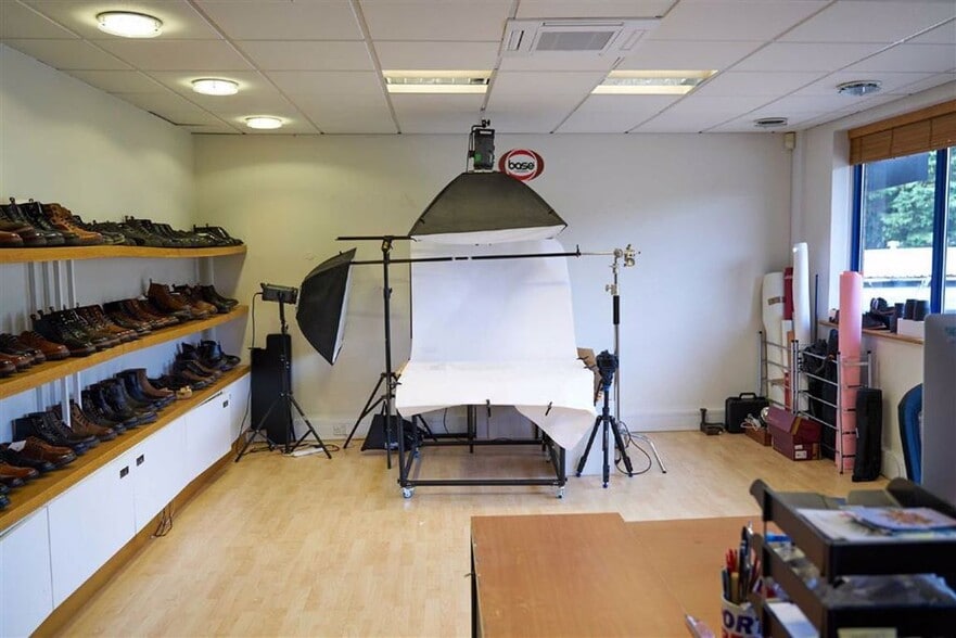 Buckingham Court, Loughton for lease - Building Photo - Image 3 of 7