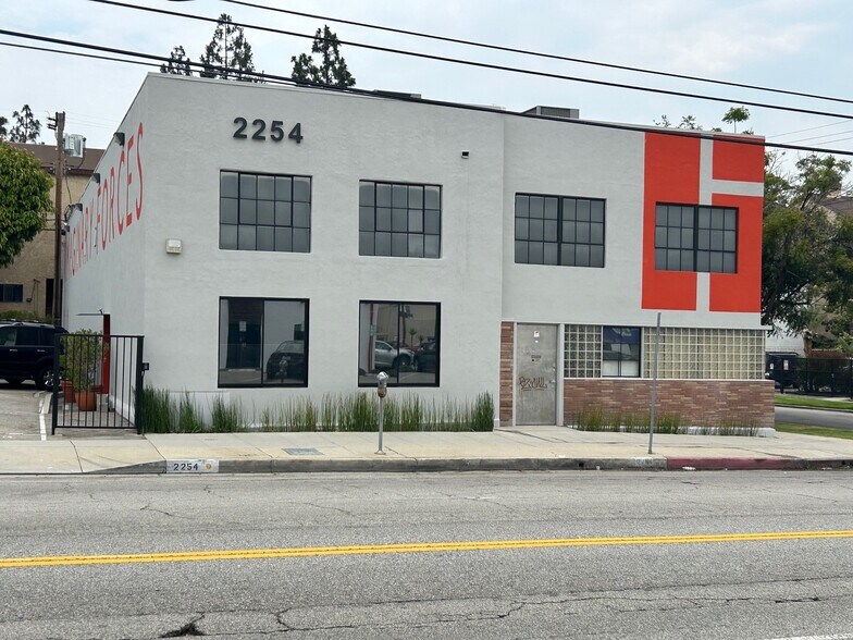 2254 S Sepulveda Blvd, Los Angeles, CA à vendre - Photo du bâtiment - Image 3 de 29