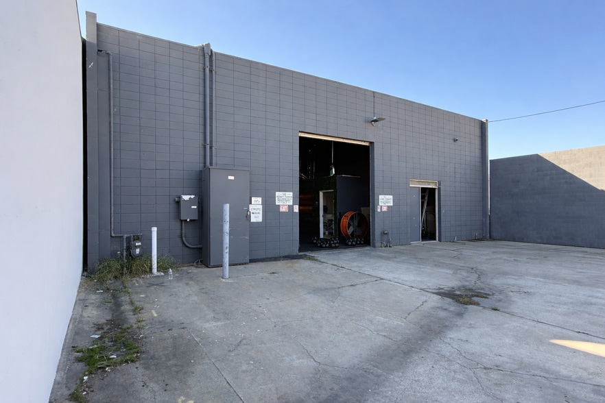 4966 Naples Pl, San Diego, CA for sale - Building Photo - Image 2 of 10