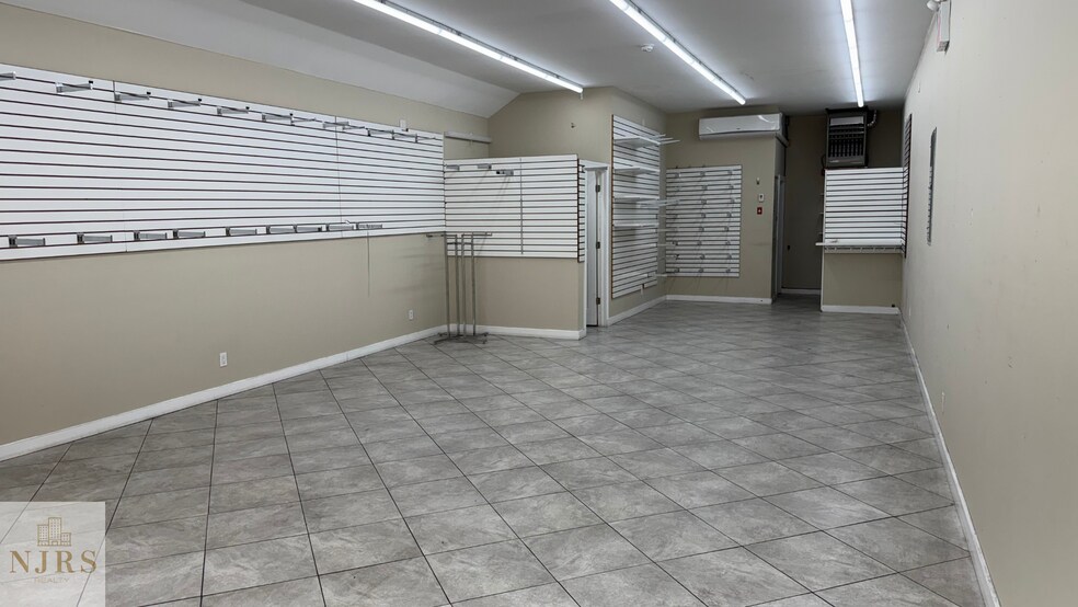 1581 Pitkin Ave, Brooklyn, NY à louer - Photo intérieure - Image 3 de 12