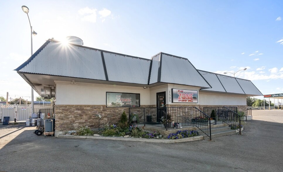 1505 W Broadway St, Idaho Falls, ID à vendre - Photo du bâtiment - Image 1 de 14