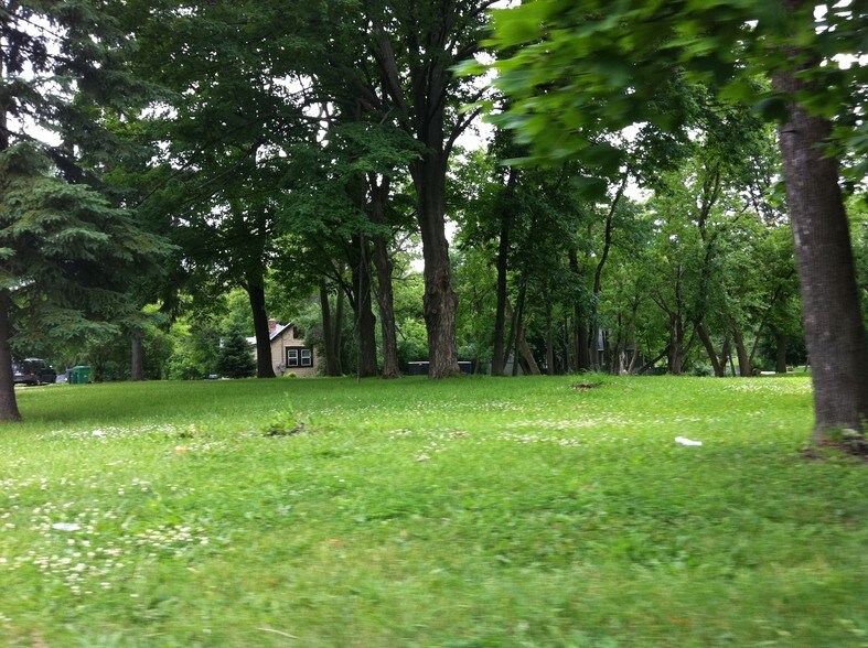 4977 Grand Ave, Gurnee, IL à vendre - Autre - Image 2 de 5