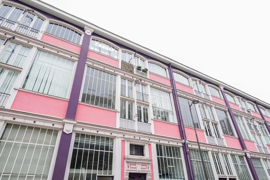 Bureau dans Paris à vendre - Photo du bâtiment - Image 1 de 13