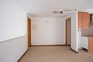 Plus de détails pour Multi-résidentiel à vendre