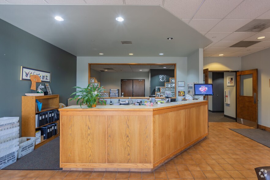 2225-2255 Executive Cir, Colorado Springs, CO for lease - Interior Photo - Image 3 of 16