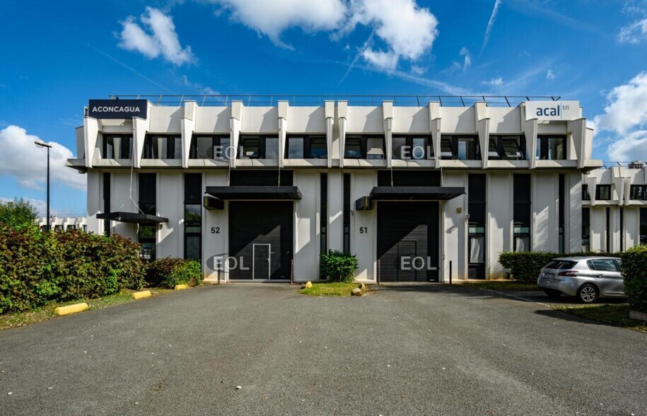 Flex dans Évry-Courcouronnes à louer - Photo du bâtiment - Image 1 de 9