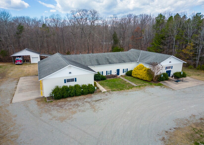 1667 Cartersville Rd, Cartersville, VA à vendre - Photo du b timent - Image 1 de 1