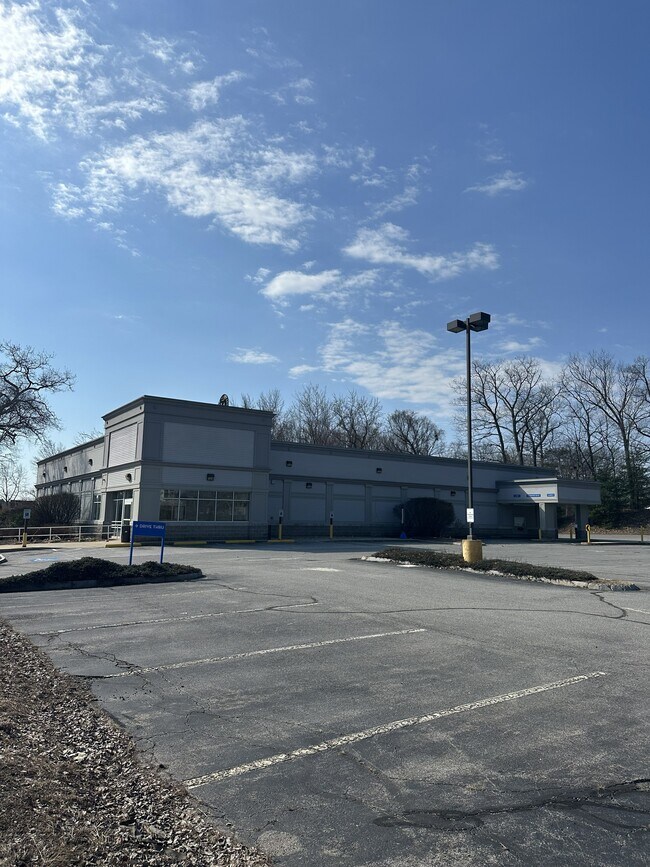 Plus de détails pour 18-20 Crystal Ave, Derry, NH - Commerce de détail à louer