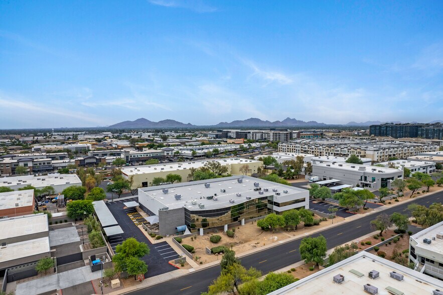 7543 E Tierra Buena Ln, Scottsdale, AZ à louer - Photo du bâtiment - Image 1 de 16