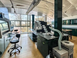 1144 E Market St, Charlottesville, VA for lease Interior Photo- Image 1 of 18