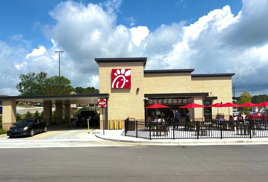 1605 Buford Hwy, Buford, GA à louer - Photo du bâtiment - Image 2 de 8