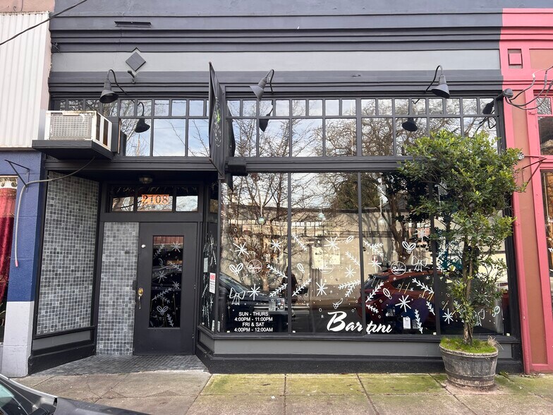 2108 NW Glisan St, Portland, OR for lease - Building Photo - Image 2 of 9