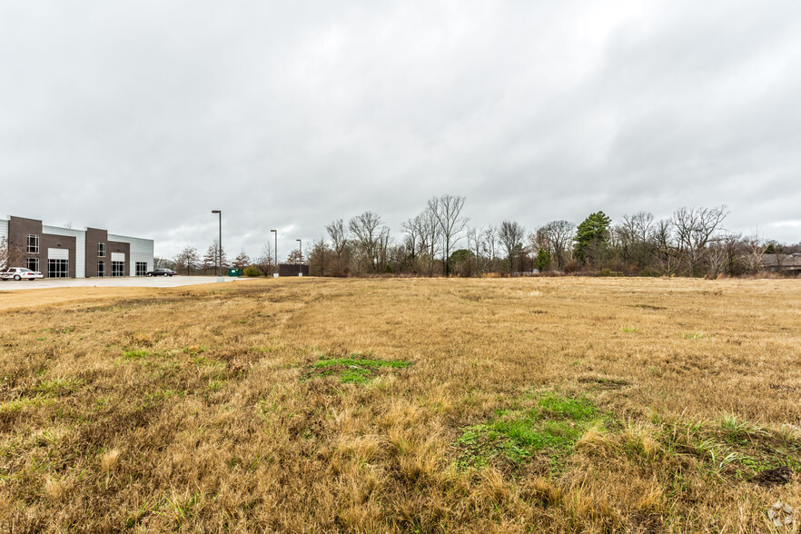 11 Industrial Dr W, Hernando, MS for sale - Primary Photo - Image 1 of 1