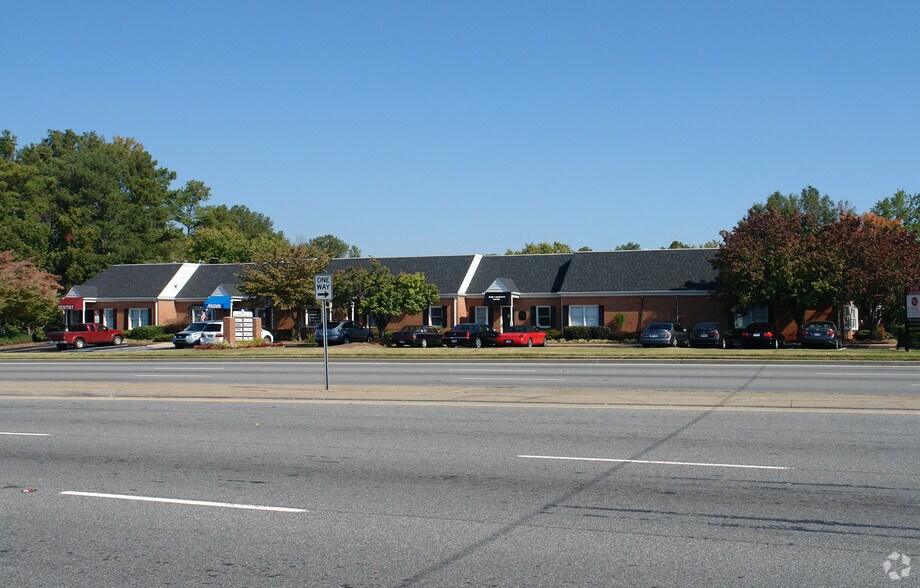 45 W Crossville Rd, Roswell, GA à louer - Photo du bâtiment - Image 3 de 5