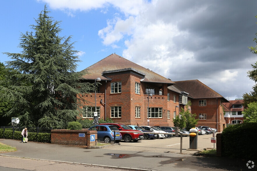 Guilford Rd, Leatherhead for lease - Building Photo - Image 3 of 3